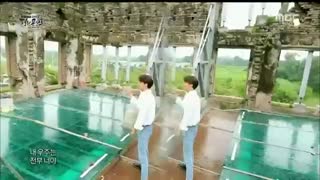 EXO       love me right