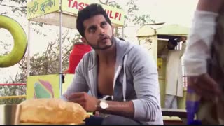 سیلی صنم به اهیل (اهیل با زور میخواد صنمو ببوسه)