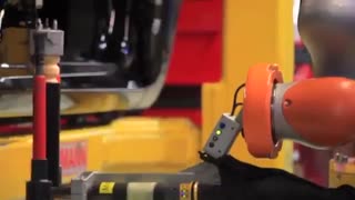 ربات جدید کارخانه فورد برای کارگران قهوه می‌ریزد