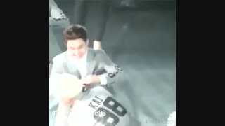 ای ژونممم کایسوو..دی او نیگا کن چه عشوه ای میاره واسه کای..(اکسو)(exo)