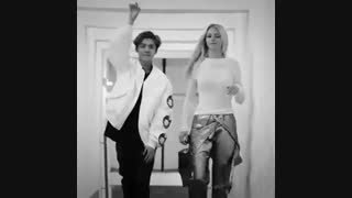 این دختر خرشانس ها با لوهان:-( :-( چه اداهایی هم درمیارن..اون دختر درازه رو نیگا!!از لوهانم بلندتره!!