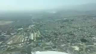 لحظه فرود هواپیما به فرودگاه مهر آباد