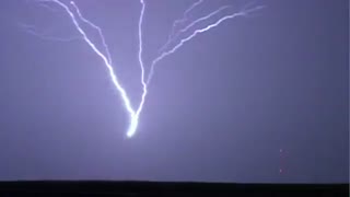 صحنه های زیبایی  از رعد و برق