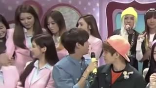 بکهیون و snsd...واییییییی محشرهههه..نگاهای بکهیون و ته یون ب هم ..ضایع بازیه تیفانی و سویانگ..خخخ باحاله