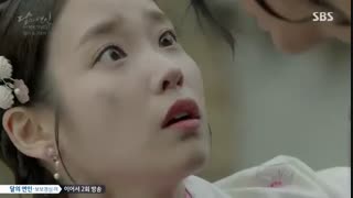 سکانسی عاشقانه زیباواحساسی ازسریال عاشقان ماه(خیلی قشنگه)