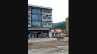 اینم از خونهه بنظرتون ما اگه اونجا بودیم چی میشد؟