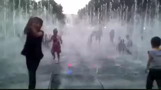 چه کیفی کردن اینا من برم دیگه الان پدر گرامی و عزیز میاد دستم رو میشه هه