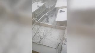 الان تو بالکون یهویی