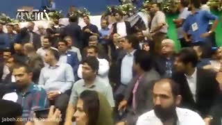 هنرمندان در گردهمایی حامیان روحانی در استادیوم ۱۲ هزار نفری آزادی