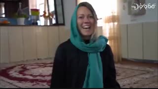 وقتی یک خارجی وارد خونه ی ایرانی ها میشه و از دیدن فرش هاشون به وجد میاد!