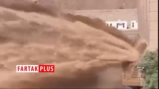 فیلم لحظه بازگشایی دریچه های تحتانی سد لتیان برای تخلیه رسوبات