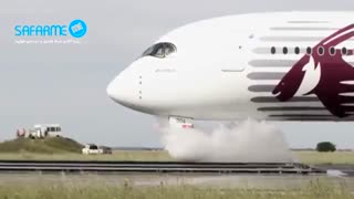 آزمایش جالب فرود هواپیما در باند پر از آب