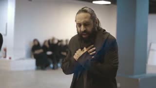 کنسرت  نمایش  ملت عشق  با  خوانندگی  روزبه نعمت‌ اللهی