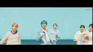 موزیک ویدیو boy with love از گروه bts و halsey