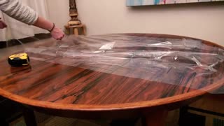 ارزانترین شیوه عایق بندی پنجرهها در زمستان با استفاده از پلاستیک عایق پنجره آسان مش