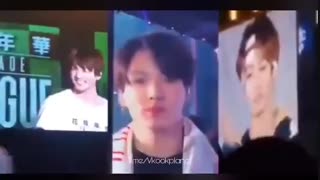 جایی که تهیونگ دوست دستش رو بزاره رو لبای کوکی ^^(vkook &kookv )